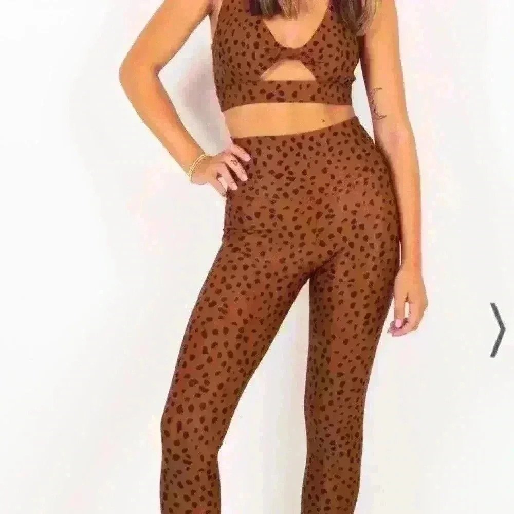 Beach Riot Twist Top‎ Sports Bra, Ayla Leggings Brown Spot Size XS NWOT